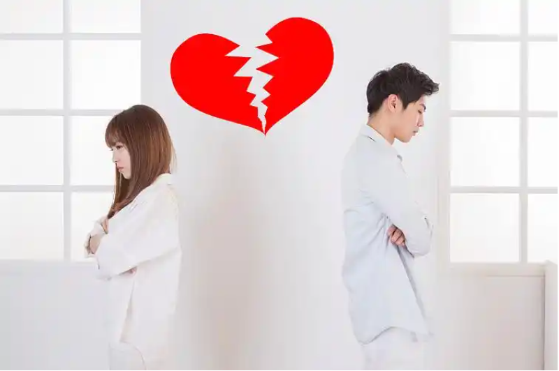 徐州市私家侦探：离婚有外遇的一方会净身出户吗